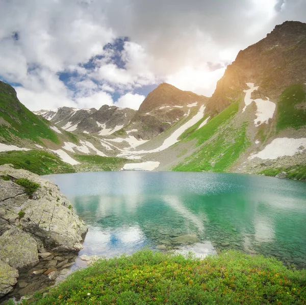 Красивый Летний Пейзаж Кавказской Горы Панорама Озера Архыз Днем — стоковое фото