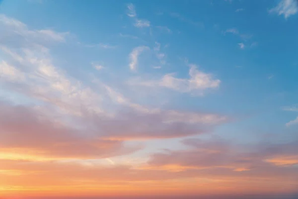 日没のカラフルな空 空の背景自然 — ストック写真