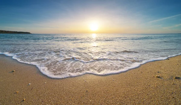 Hermosa Puesta Sol Playa Orilla Del Mar Naturaleza Paisaje Escena — Foto de Stock