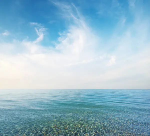 白天的海空背景 自然组成 免版税图库照片