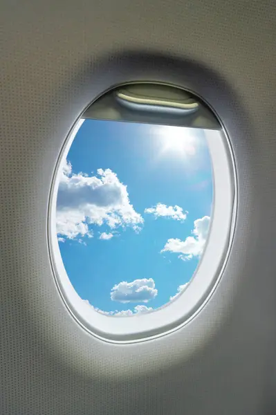 Janela Avião Céu Sol Nuvens Vista Fotografia De Stock