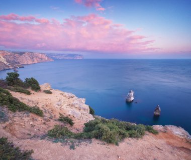 Dağ deniz manzarası. Doğanın kompozisyon.