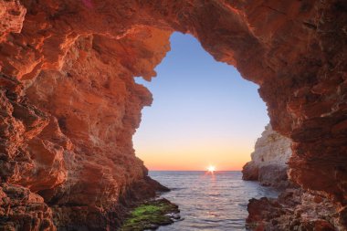 Ana yelkeni içi. Güzel doğa deniz manzarası kompozisyon.
