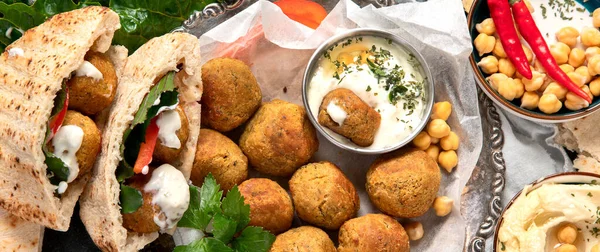 Közel Keleti Arab Ételek Falafellel Hummusszal Pitával Halal Kaja Libanoni — Stock Fotó