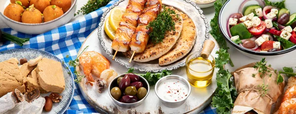 Griechische Küche Gerichte Auf Neutralem Hintergrund Traditionelles Ernährungskonzept Panorama — Stockfoto