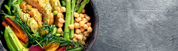 Tigela Buda Vegan Tigela Com Legumes Fritas Abobrinha Batatas Fritas — Fotografia de Stock