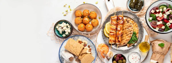 Griechische Küche Gerichte Auf Neutralem Hintergrund Traditionelles Ernährungskonzept Draufsicht Kopierraum — Stockfoto