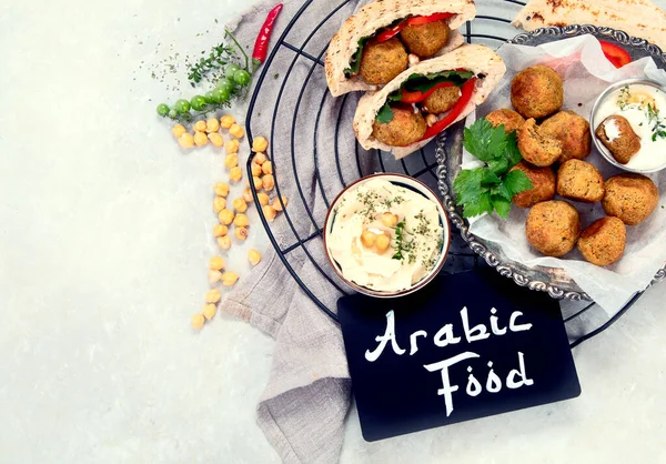 Nahöstliche Arabische Gerichte Mit Falafel Hummus Pita Halal Lebensmittel Libanesische — Stockfoto