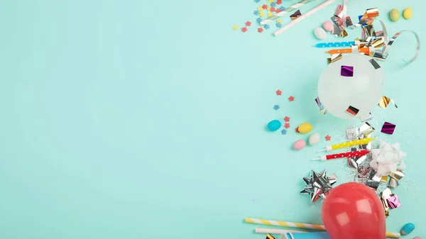 Karneval Fest Oder Geburtstag Luftballons Blauen Hintergrund Draufsicht Flache Lage — Stockfoto