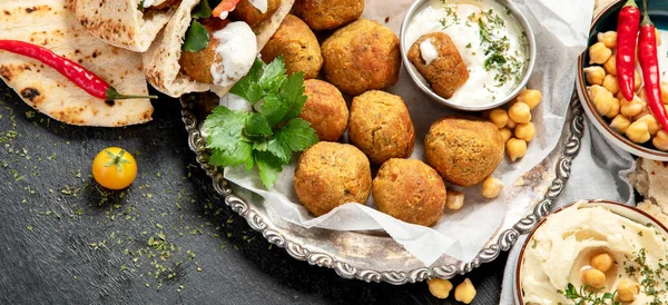 Μέση Ανατολή Αραβικά Πιάτα Φαλάφελ Χούμους Πίτα Χαλάλ Λιβανέζικη Κουζίνα — Φωτογραφία Αρχείου