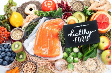 Dengeli beslenme geçmişi. Beslenme, temiz yeme konsepti. Vitaminli ve mineralli diyet planı. Üst görünüm.