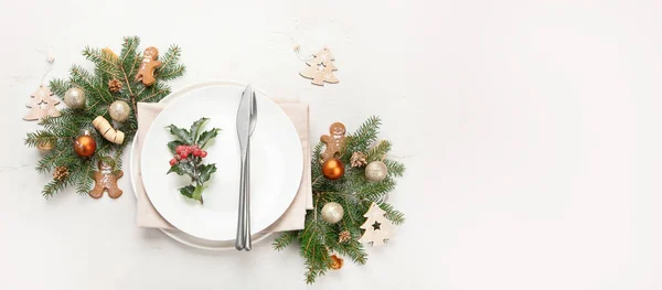 크리스마스 배경에 접시가 축제는 다음을 가리킨다 위에서 — 스톡 사진