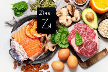 Çinko 'da kolesterolü düşüren, sağlıklı üreten, bağışıklık sistemini güçlendiren gıdalar. Sağlıklı beslenme konsepti. Üst görünüm.