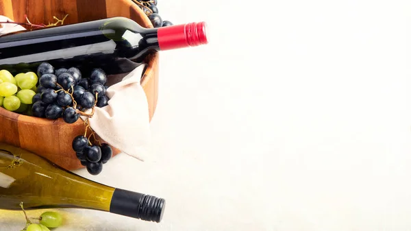 Wine Tasting Overhead Photo Glasses Red White Wine Bottle Grapes — Stock Photo, Image
