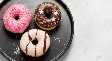 Farklı türde çörekler. Üst görünüm, boşluk kopyala