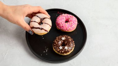 Farklı türde çörekler. Üst görünüm, boşluk kopyala