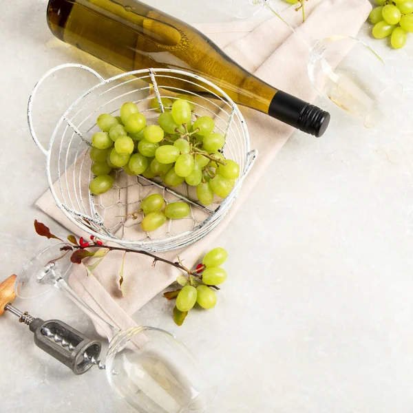 Flat Lay White Wine Glasses Corkscrews White Background Top View — Stockfoto