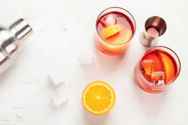 Different Delicious Cocktails Table Alcoholic Coctail Fruit Herbs Ice White — Stock Photo, Image