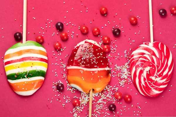 Mieszana Kolekcja Kolorowych Cukierków Różowym Tle Widok Góry — Zdjęcie stockowe