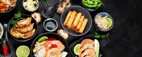 Různé Asijské Pokrmy Pokrmy Černém Pozadí Horní Pohled Asijský Koncept — Stock fotografie