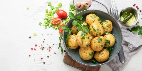 Young Boiled Potatoes Plate Parsley Onion Board White Background Top — Stock Photo, Image