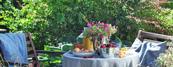 Colazione Continentale Sul Tavolo Giardino Stile Vita Country Concetto Fine — Foto Stock