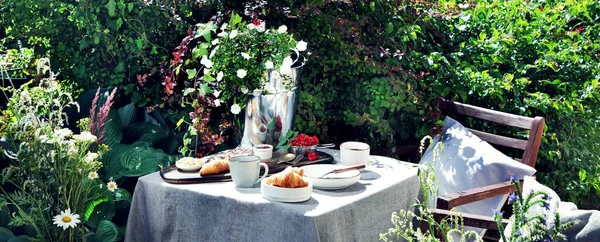 Colazione Continentale Sul Tavolo Giardino Stile Vita Country Concetto Fine — Foto Stock