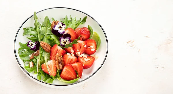 春野菜サラダ おいしい健康食品 トップビュー コピースペース — ストック写真