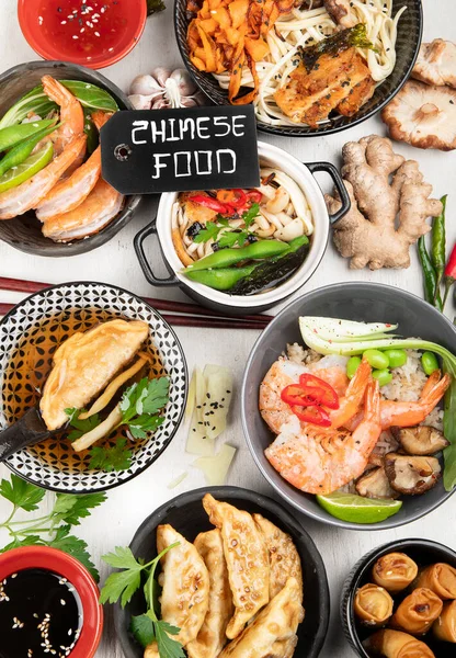 Sada Čínských Jídel Čínské Nudle Smažená Rýže Knedlíky Kachna Dim — Stock fotografie