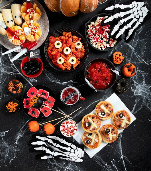 Halloween Süßigkeiten Für Die Halloween Party Auf Schwarzem Hintergrund Ansicht — Stockfoto