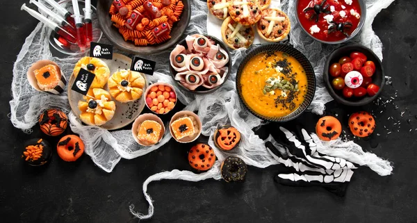 Amusante Table Soirée Halloween Pizza Soupe Citrouille Bonbons Spaghettis Globe — Photo