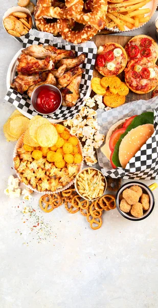 Table Scene Large Variety Take Out Fast Foods Hamburger Pizza — Stock Photo, Image
