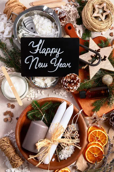Weihnachtliches Arrangement Mit Getrockneten Orangen Auf Weißem Hintergrund Weihnachtliches Handgemachtes — Stockfoto
