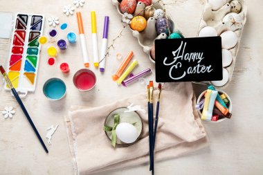 Paskalya yumurtası resmi. Tatiller ve yaratıcılık. Gelenek kavramı. Üst görünüm