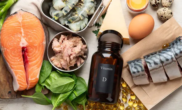 Sağlıklı Yiyecekler Vitamini Içerir Beyaz Arka Planda Vitamini Kaynakları Üst — Stok fotoğraf