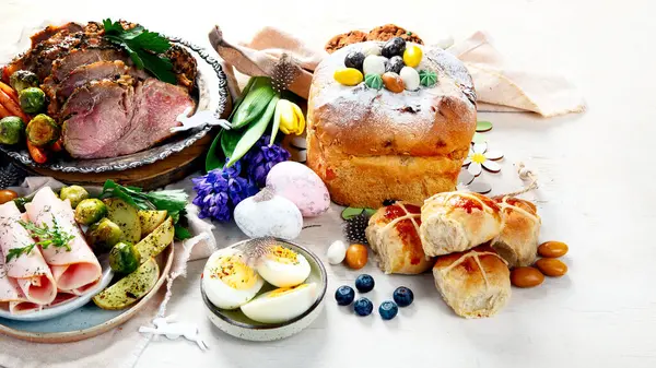 Paskalya yemeği. Geleneksel yemek. Aile bahar etkinliği. Üst görünüm