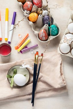 Paskalya yumurtası resmi. Tatiller ve yaratıcılık. Gelenek kavramı. Üst görünüm