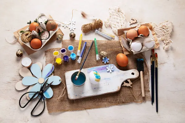 Καλό Πάσχα Βάφοντας Αυγά Χρώματα Στυλό Διακοσμήσεις Για Χρωματισμό Αυγών — Φωτογραφία Αρχείου