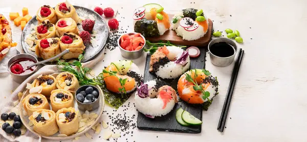 Tendința Alimentelor Hibride Bucătăria Asiatică Japoneză Gogoși Sushi Clătite Dulci — Fotografie, imagine de stoc