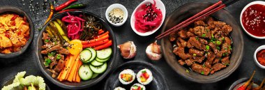 Geleneksel Kore yemekleri. Asya yemekleri. Üst görünüm, düz görünüm, kopyalama alanı, panorama