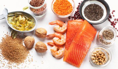 Omega 3 kaynakları, somon, tohum, fındık. Sağlıklı beslenme konsepti. Üst görünüm.