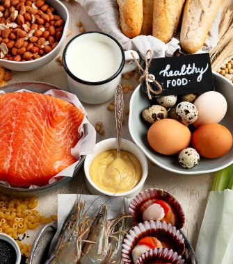 Alerji yemek konsepti. Çeşitli alerjik ürünler, üst görünüm