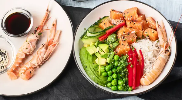 Hawaii ahi, somon kabı, üst manzara.