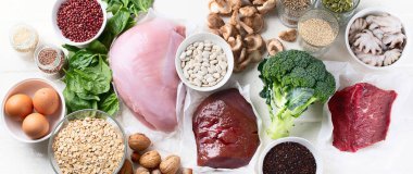 Demir zengini yiyecekler. Sağlıklı beslenme konsepti, panorama, pankart