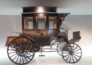 Stuttgart, Almanya - 29 Ekim 2022: 1895 Benz Omnibus Mercedes-Benz Müzesi