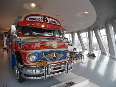 Stuttgart, Almanya - 28 Ekim 2022: 1972 Mercedes-Benz LO 1112 Omnibus Mercedes-Benz Müzesi