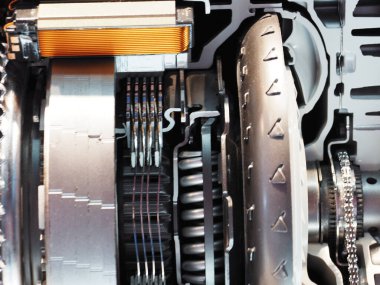 Mercedes-Benz Müzesi 'ndeki Piezo enjektör motorunun detaylarını yükle