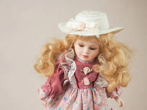 Boneca Porcelana Vintage Menina Cabelos Dourados Com Cabelo Fluindo Com — Fotografia de Stock