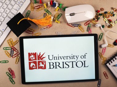 Bu resimde, Bristol Üniversitesi logosu bir tablette gösteriliyor.