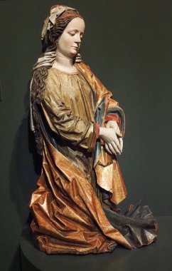 Kneeling Mary.  Shrine sculptur from the former high alterpiexe of San Leonardo in Passiria, Swiss stone pine with polycromy and gilding. Circq 1485 - 90. Creator: Hans Klocker, circa 1475 - circa 1500